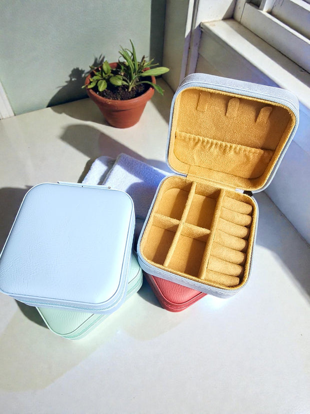 <h3>Jewelry and  Jewelry Boxes</h3>